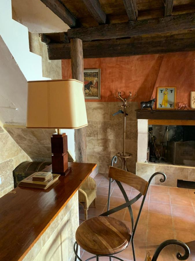 La Maison Sur La Place Aigues-Mortes Exterior photo
